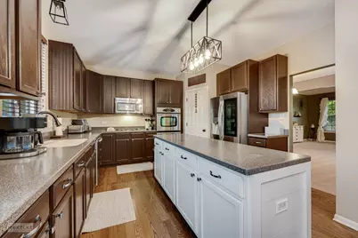 403 Wilton Court, Oswego, IL 60543 - Photo 5