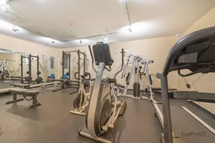 4240 N Clarendon Ave, Chicago, IL 60613 - Photo 19