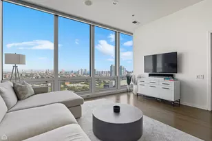 [Address not provided], Chicago, IL 60654 - Photo 3