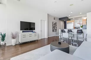 [Address not provided], Chicago, IL 60654 - Photo 9