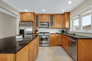 10913 Martindale Dr, Westchester, IL 60154 - Photo 9