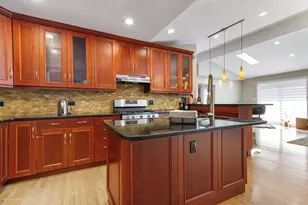 244 N Jackson Rd, Clarendon Hills, IL 60514 - Photo 7