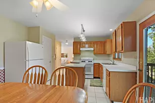 31 Troy St, Fox Lake, IL 60020 - Photo 7