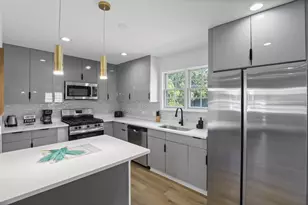 7125 Simpson St, Morton Grove, IL 60053 - Photo 13