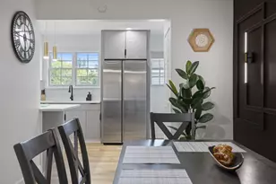 7125 Simpson St, Morton Grove, IL 60053 - Photo 9