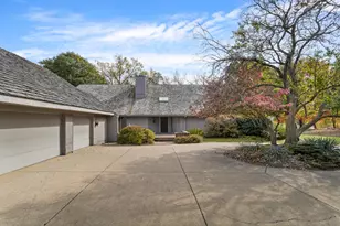 4002 Lakepoint Rd, Champaign, IL 61822 - Photo 3