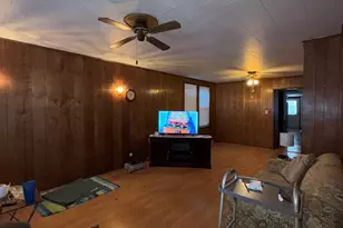 8732 S Buffalo Ave, Chicago, IL 60617 - Photo 3