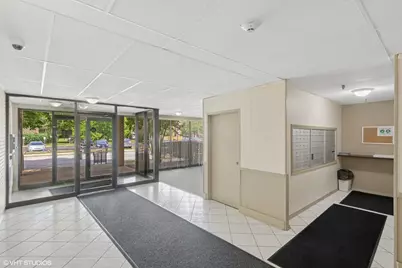 9701 N Dee Road #2I, Niles, IL 60714 - Photo 3