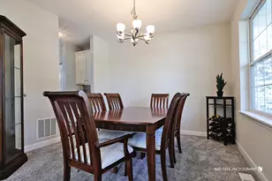 2800 Sweet Clover Way, Wauconda, IL 60084 - Photo 5