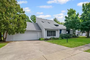 1914 Woodfield Rd, Champaign, IL 61822 - Photo 3