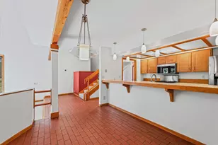 1914 Woodfield Rd, Champaign, IL 61822 - Photo 11