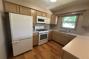 907A Carlisle Dr, Rochelle, IL 61068 - Photo 3