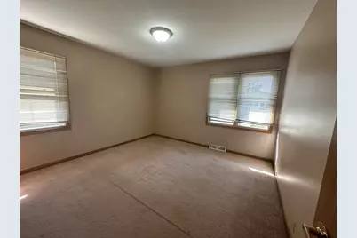 907A Carlisle Drive, Rochelle, IL 61068 - Photo 9