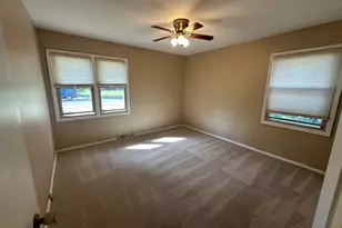 907B N Carlisle Dr, Rochelle, IL 61068 - Photo 5