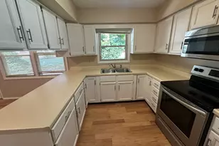 907B N Carlisle Dr, Rochelle, IL 61068 - Photo 3