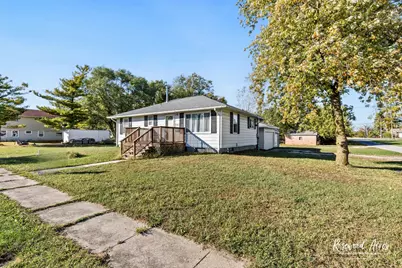 301 Donovan Street, Beaverville, IL 60912 - Photo 3