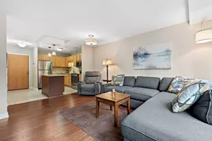 211 E Ohio St, Chicago, IL 60611 - Photo 5