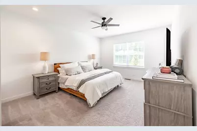 136 Valencia Parkway, Gilberts, IL 60136 - Photo 19