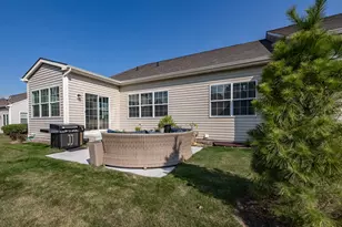 136 Valencia Pkwy, Gilberts, IL 60136 - Photo 31