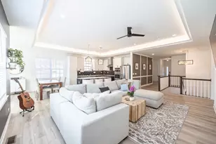 136 Valencia Pkwy, Gilberts, IL 60136 - Photo 9