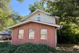 401 W Bradley Ave, Champaign, IL 61820 - Photo 3