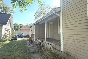 574 Herman St, Crete, IL 60417 - Photo 5