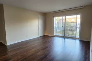 9461 Bay Colony Dr, Des Plaines, IL 60016 - Photo 9