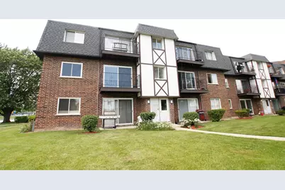 9461 Bay Colony Drive #2S, Des Plaines, IL 60016 - Photo 1