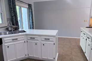 97 N Walnut Ln, Schaumburg, IL 60194 - Photo 9