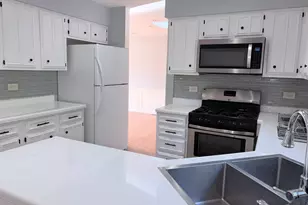 97 N Walnut Ln, Schaumburg, IL 60194 - Photo 7