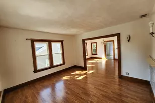 600 Sunderlin St, Waukegan, IL 60085 - Photo 7