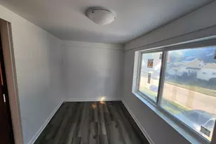 600 Sunderlin St, Waukegan, IL 60085 - Photo 3