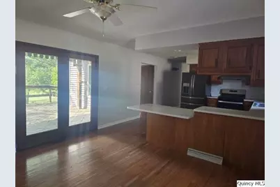 1797 E County Rd 1540 N, Carthage, IL 62321 - Photo 3