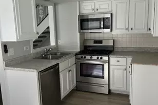 2186 N Oakbrook Cir, Palatine, IL 60074 - Photo 3