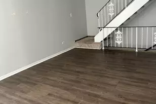 2186 N Oakbrook Cir, Palatine, IL 60074 - Photo 9