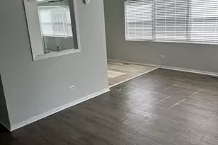 2186 N Oakbrook Cir, Palatine, IL 60074 - Photo 5