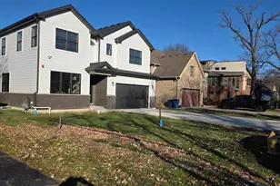 926 E Crest Ave, Addison, IL 60101 - Photo 3