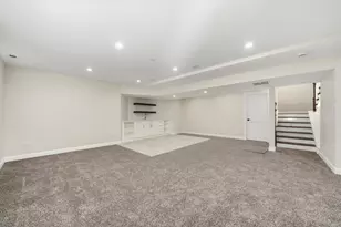 926 E Crest Ave, Addison, IL 60101 - Photo 11