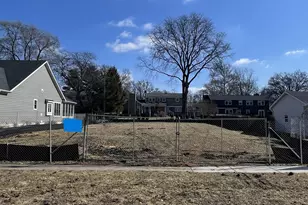 1021 Greenwood Dr, Wheaton, IL 60189 - Photo 5