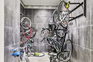 5860 N Kenmore Ave, Chicago, IL 60660 - Photo 13