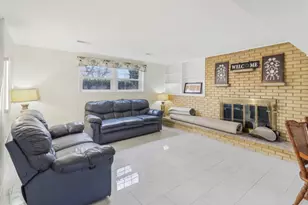 712 Dante Ct, Schaumburg, IL 60193 - Photo 7