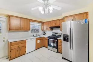 712 Dante Ct, Schaumburg, IL 60193 - Photo 17