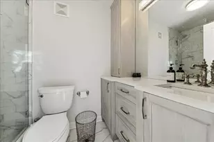 111 E Chestnut St, Chicago, IL 60611 - Photo 7