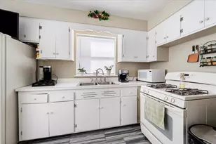 1815 N 22nd Ave, Melrose Park, IL 60160 - Photo 13