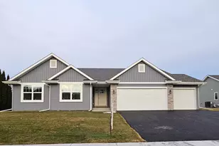 906 Stuyvesant Dr, Loves Park, IL 61111 - Photo 1