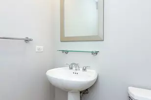 130 N Garland Ct, Chicago, IL 60602 - Photo 15