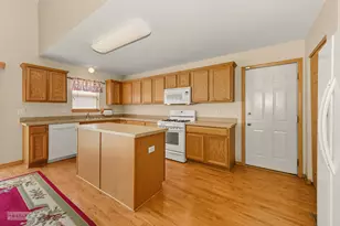 2804 Turnberry Dr, Ottawa, IL 61350 - Photo 13