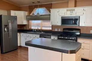 895 Cherry St, Manteno, IL 60950 - Photo 5