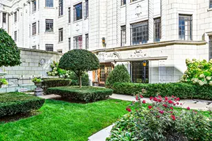 7348 N Ridge Blvd, Chicago, IL 60645 - Photo 9