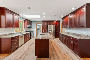 2226 Shannondale Rd, Green Oaks, IL 60048 - Photo 7